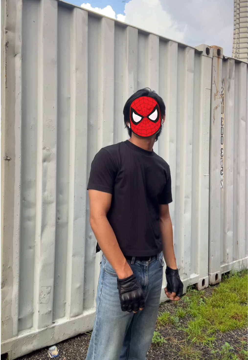 i bet youre ugly under that helmet..