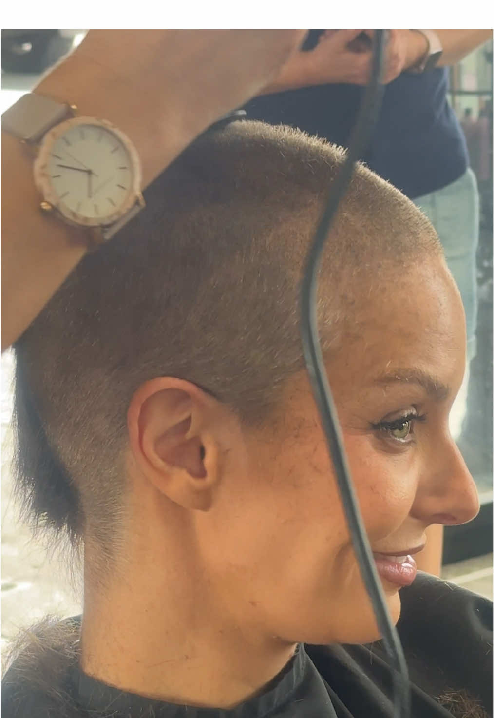Still can’t believe I actually shaved it… 2 weeks ago?! 😳✨#fyppppppppppppppppppppppp #shavedandthriving #shavedhead #fyp 