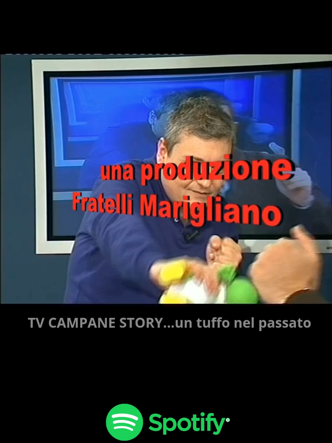 Correva l’anno 2010 📆 Negli studi di TV Campane, Rosario Miraggio ospite a Invasioni Melodiche con Ettore Petraroli. Quelli che oggi chiamiamo podcast, una volta erano televisione 🎙️🔥 Se ti ricordi quei tempi… lascia un ❤️👇 #rosariomiraggio #InvasioniMelodiche #TVCampane #Anni2010 #MusicaNapoletana #PodcastVintage #Ricordi #TelevisioneNapoletana #StoriaDellaMusica #Fyp #PerTe #untuffonelpassato #correvalanno #EttorePetraroli