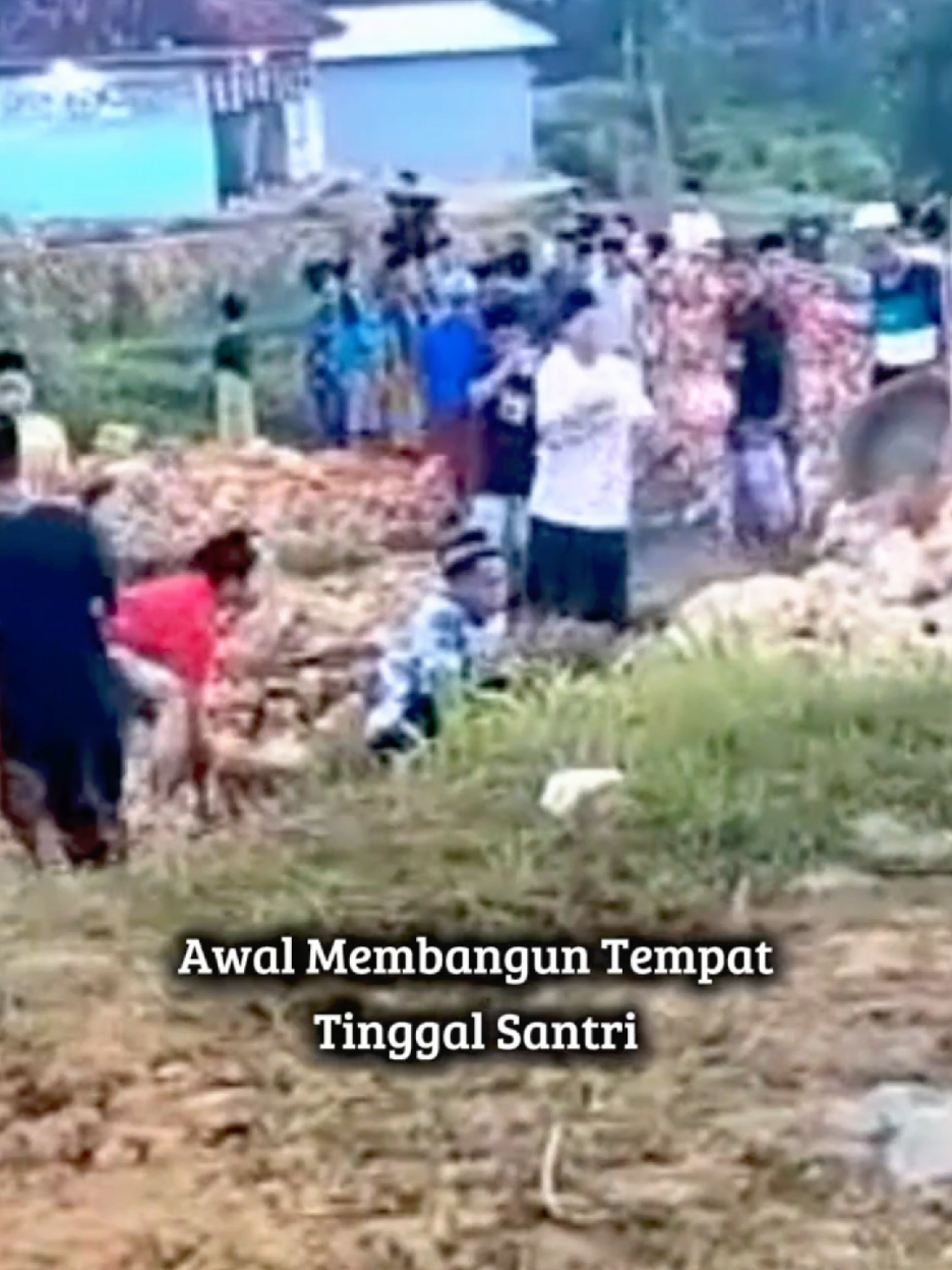Teruntuk kalian anak-anak iblis.. Ikut bantu kaga, giliran ada musibah malah mencela dan mencaci 🤬 #boikottrans7 #savepondokpesantren #lirboyo #pembangunanpondokpesantren #santri 