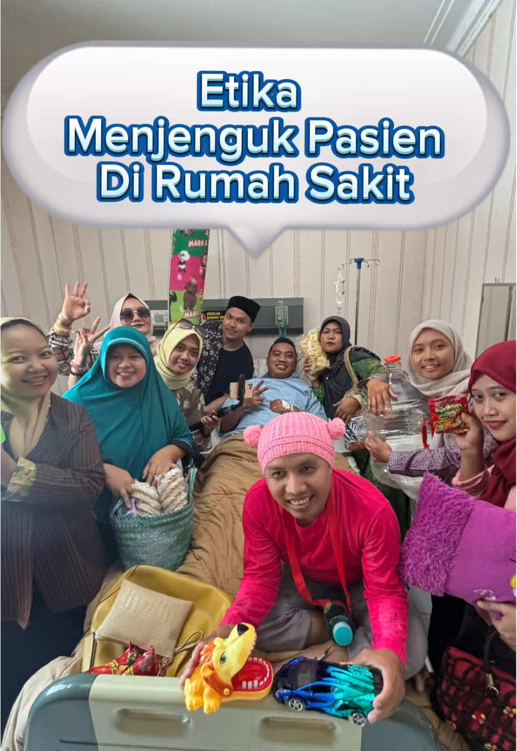 Sahabat sehat,  Hayoo siapa nih yang suka begini 🤭 ??? Jangan ya..  Mau jenguk pasien di rumah sakit ???  Jangan lupa perhatikan etika-etika ini yaa ..  Mari kita ciptakan lingkungan yang nyaman pada saat berkunjung ke rumah sakit, kesembuhan pasien adalah prioritas utama kita bersama 😊 #rsudsayidimanmagetan #etikamenjenguk #etikaberkunjungkerumahsakit #edukasi