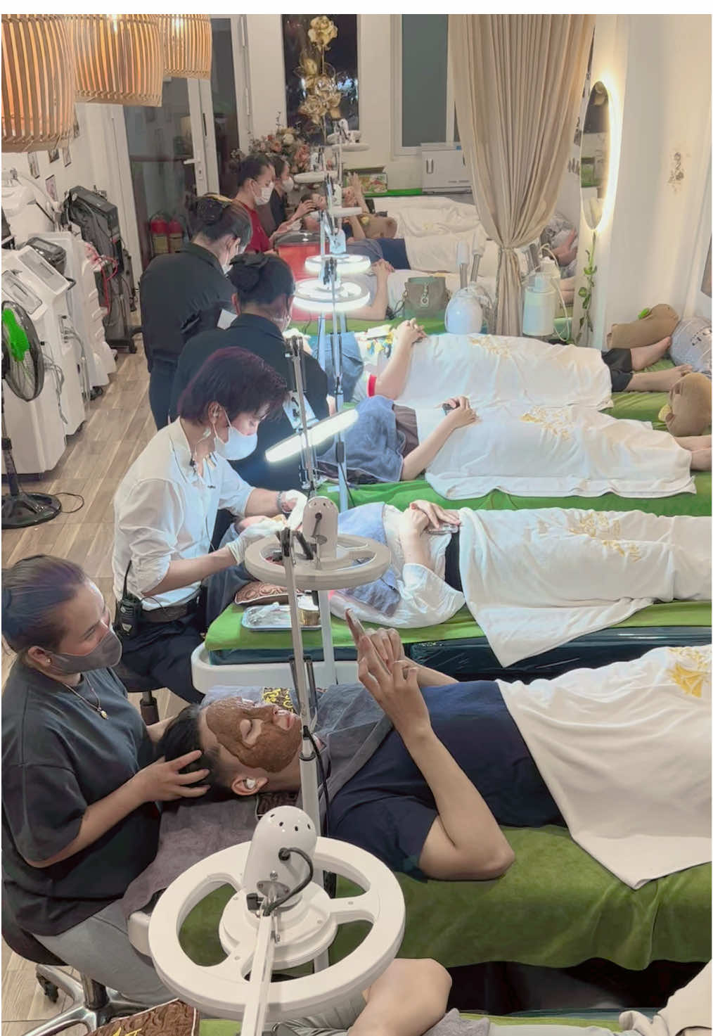 Hoạt động ca chiều 14/10 #Laynhanmunbangtay#chamsocdamun#chamsocdaseo#chamsocdanam#tanbinh  &Acedemy