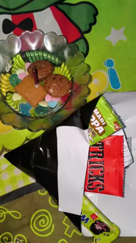 yaAllah trimakasii adek, kata mama dari kemarin dia sibuk bikin hadiah buat aku hari ini, adikku masih kelas 4 sd relaa beliin jajan dari uang dia sekolahh🥺🤍 #fyp #4u #masyaallahtabarakkallah 