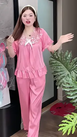 Bộ mặc nhà quần dài phối ren tiểu thư chất liệu lụa latin mềm mịn thoáng xinh#dobomacnha #dobotieuthu #thoitrangnu #xuhuong 