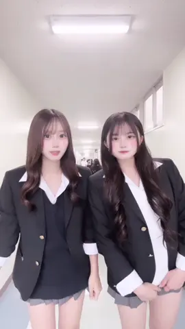 やっと冬服着れる> < #fjk  #おすすめ #jkブランド #jkの素敵な思い出 #大東学園 
