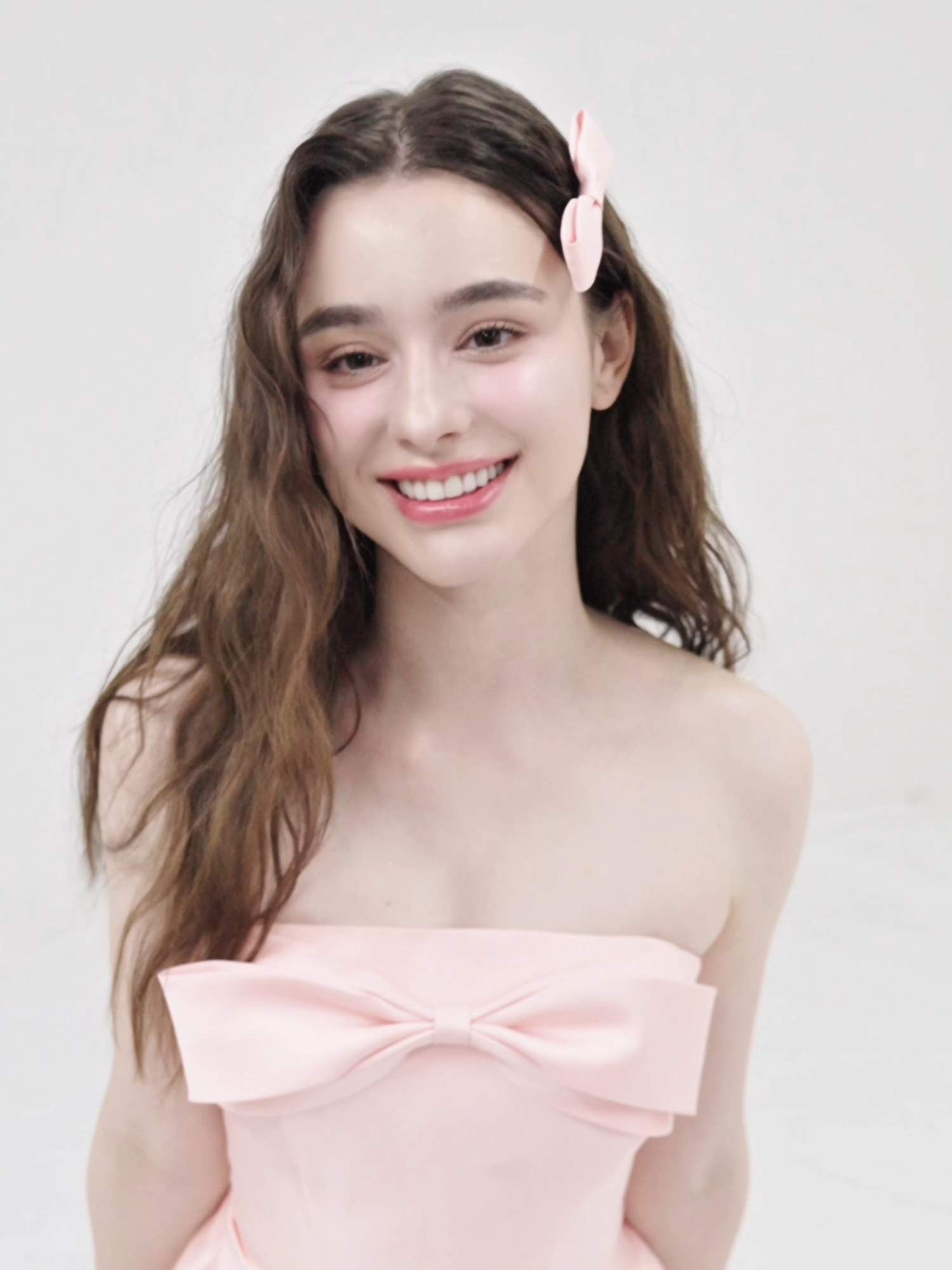 @Dasha Taran x LIZDA Before? Cute. After? Unstoppable. 💋 Skincare glow, makeup flow — that’s the LIZDA energy. ⚡️ #lizda #리즈다 #リズダ #dashataran #LovelyOne #GlowWithLIZDA #LIZDAMuse #SHINEMAGEGLOBAL #신미글로벌