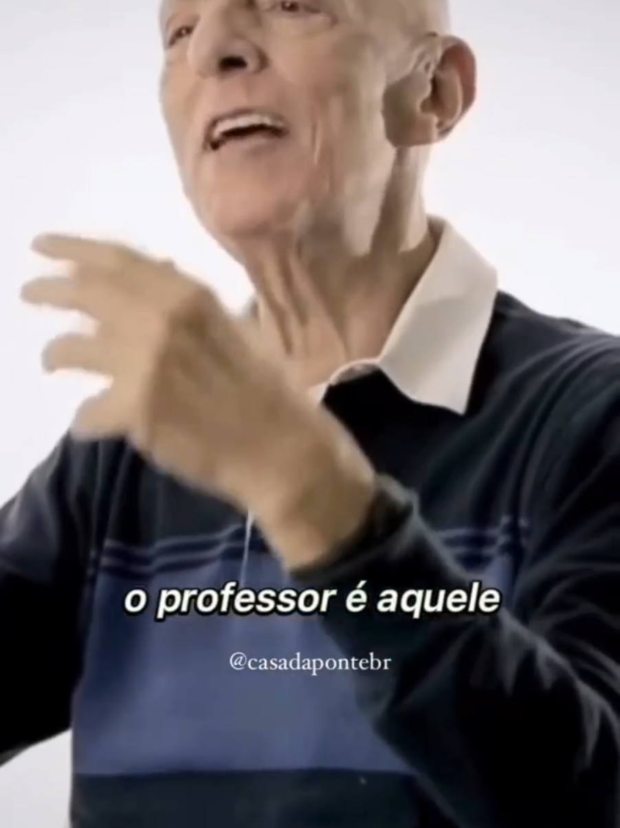 É mágico quando um aluno diz: nunca o esquecerei, Professor. Este é o meu tesouro sagrado... Aluísio Cavalcante Jr. Vídeo repostado do perfil @casadapontebr Muita inspiração bonita por lá. #aluisiocavalcantejr #educação  #coracaodeprofessor #escola #diadoprofessor   