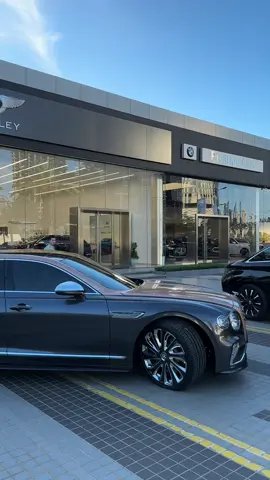 Goodbye flying spur and see u soon flying spur Azure ♥️#BentleyPhnomPenh #fyp #carluxury #foryou #bentleypisey 