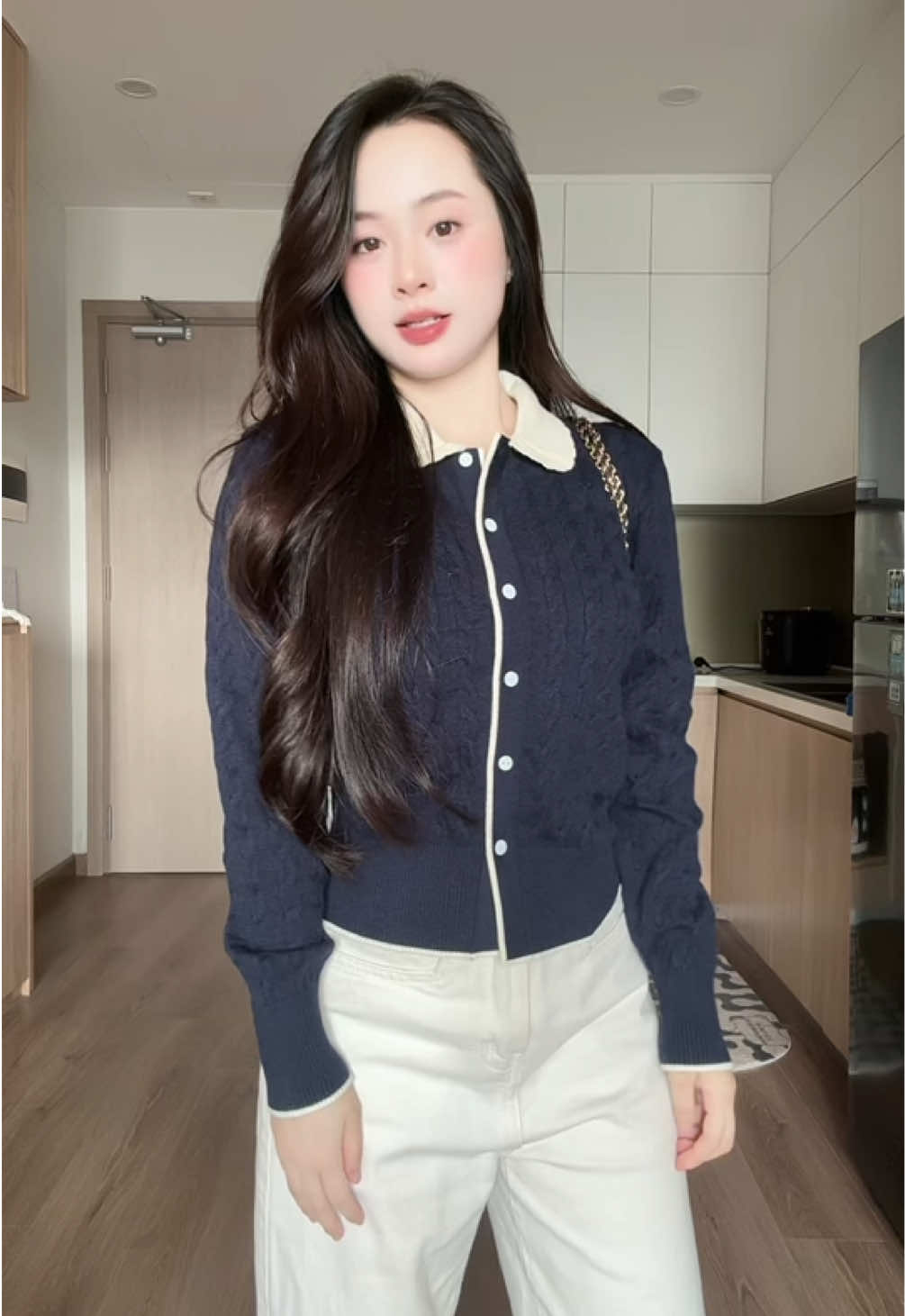 Con áo len này có bị xinh quá k mấy bà