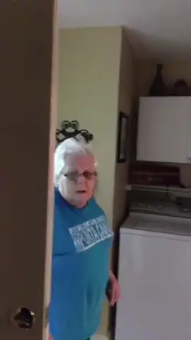 Mom life 🤣 #momlifebelike #scared #caughtoncamera #fun #topfunny 