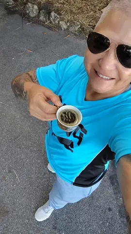 un café ☕ no te quita lo pen.......nativo 😂🤣😂 pero te despierta.fekiz y bendecido martes para todos ustedes 🙏🙏#agradecida #por #un #dia#nuevo 