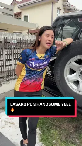 Aven ni serious padu ! Sesuai Sgt utk korang nak pakai dekat outdoor kerja Panas2 , lasak2 ! Sesuai dekat mana2 situasi sbb perfume ni Walaupun bau mewah macho tapi makin berpeluh makin wangi !! Sesuai Sgt nak pakai mana2 occasion, indoor outdoor kerja lasak mana2 occasion pun paduuuu 😍🔥🔥 yg paling best bau dia semerbak tinggal belakang bila berpeluh bau diaaa very seksi tauuuuu!!! 😍😍😍 #aven #blanco #mamaelaine #perfumeviral #perfumelelaki 