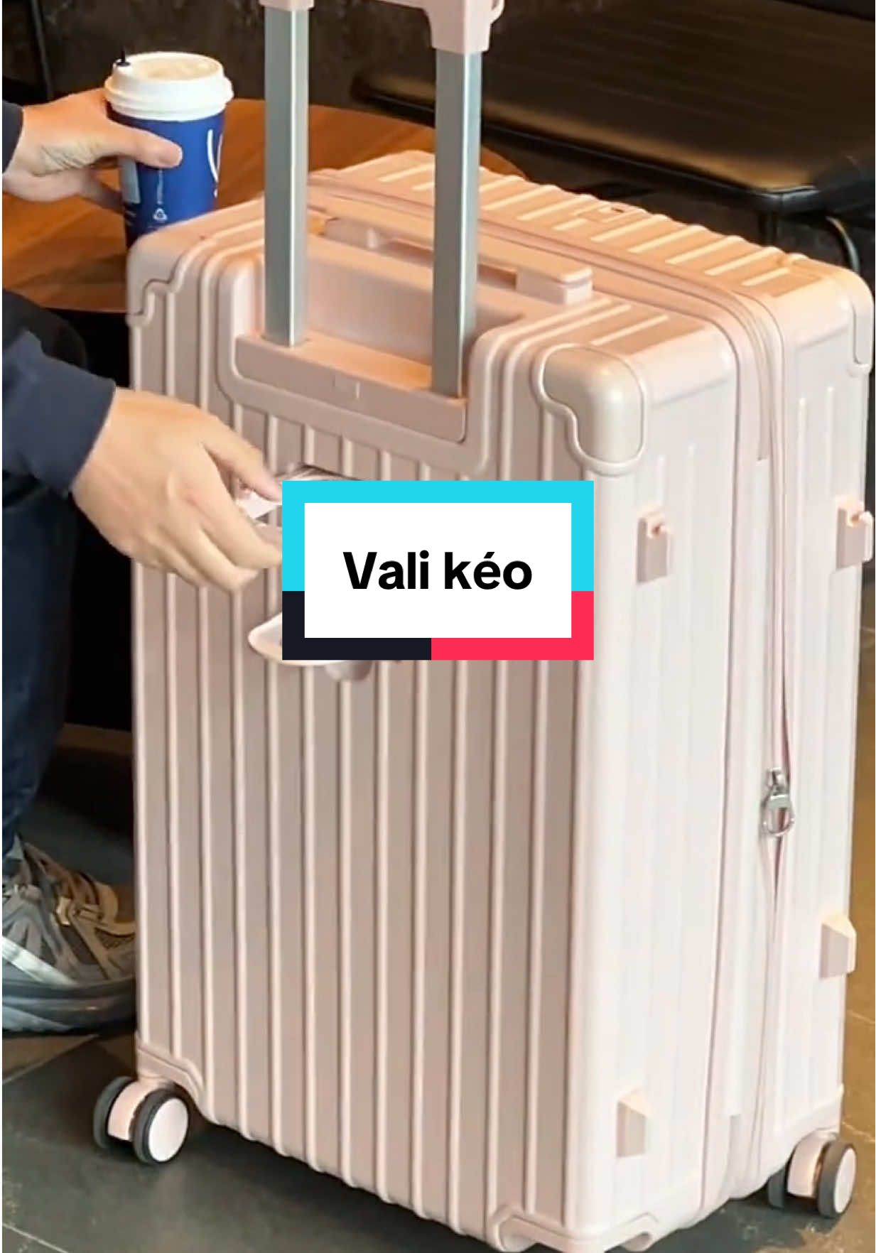 Chiếc vali kéo xịn xò hiện đại #vali 
