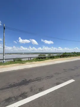 ချစ်သောသူနဲ့ဘယ်သူများဝေးချင်မလဲ🌤️#fyp #foryoupage 