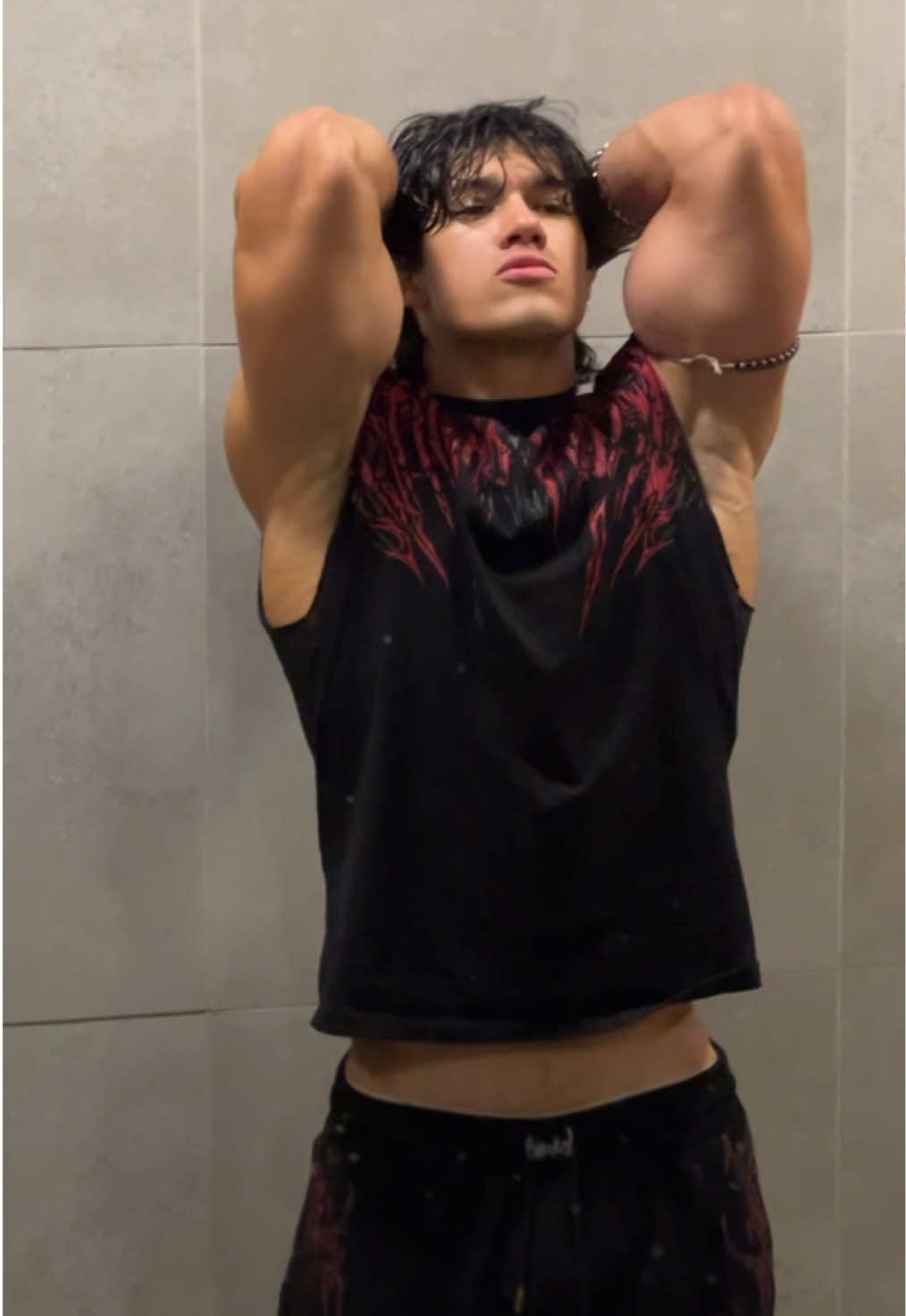 Samuel Cepeda Classic Posing entrando al chat 🗣️ Joder soy broly Jin kazama ryu hayabusa… déjenme sano ya se que soy todos esos manes 😭 . . #gym #aesthetic #fyp #viral #gymrat 