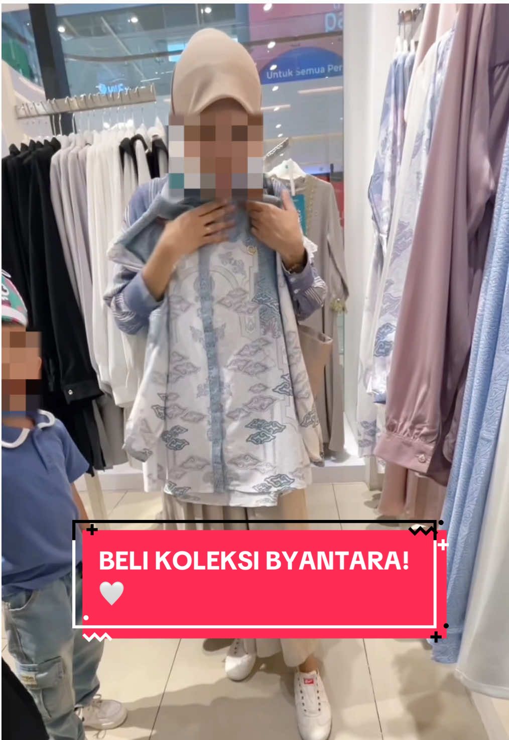 gak bisa move on dari koleksi Byantara😆 hari ini minBy ketemu cust yang beli koleksi Byantara di @NOBBY SAWANGAN 🛍️ Absen dong yang sudah punya koleksi Byantara!🙋🏻‍♀️coba komen dibawah ya✨ yang belum punya yuk langsung aja ke Store Nobby terdekat di kotamu🥰 #Nobby #BelanjadiNobby #ByantaraCollection #NobbyStores #classymuslimoutfit 