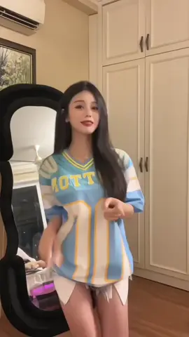 Trước khi xoá acc thì mình muốn làm rõ là mình không nghĩ mình có thể tổn thương ai đó. Mình cũng tin tưởng những người follow mình. Mình tưởng chúng ta là bạn nhưng giờ mới lộ ra là họ đang phốt mình? Mình sẽ đi vì mọi người ghét mình. #pov #hazii🐰🎀 #xhuonggggggggggggggggggggggggggggg #xhhhhhhhhhhhhhhhhhhhhhhh #hr_team🐇✨ ( k has )