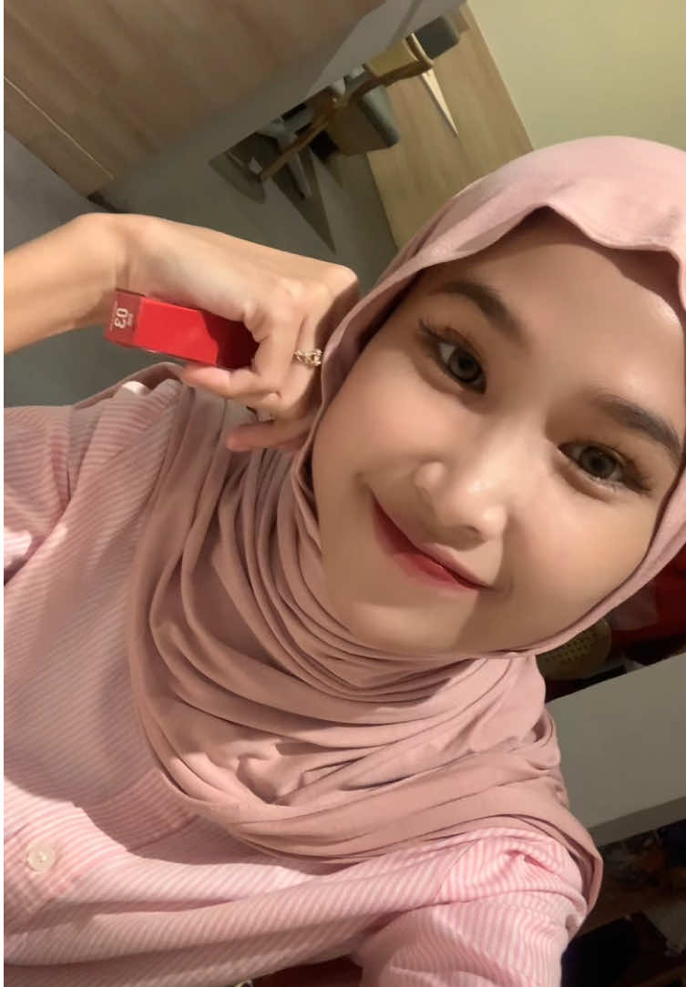first time nyobain gloss lyp vinyl nya #omg bagusss jugaa😍 #omgbeauty #affiliatepemula #lipvinyl #liprecommendation 