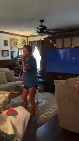 Funny prank 🤣🤣 #funnyvideos #funny #prank #funnyfails 搞笑恶作剧