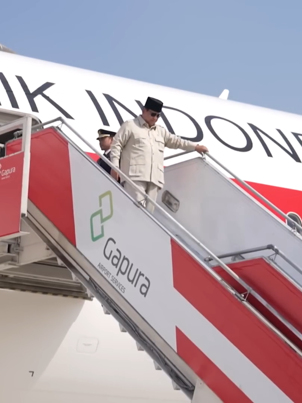 Presiden Prabowo Tiba di Tanah Air Usai Hadiri KTT Perdamaian & Penghentian Perang Gaza, 14 Okt 2025 #fyp #prabowo #prabowosubianto #prabowopresiden2024 #prabowogemoy 