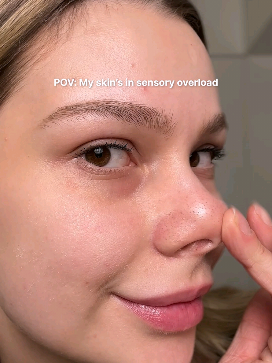 A gentle exfoliation that refines, resets, and reveals your natural glow.  Powered by the White + Black Rice Duo — meet your new FeelShot Ampoule Duo. #FeelShotAmpouleDuo #GentleExfoliation #GlowSkin #WhiteBlackRiceDuo 