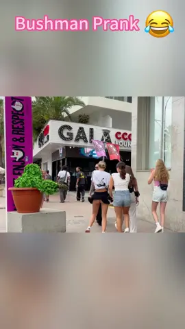 Bushman prank #fouryou #fyp #tiktok #happy #people #bushman #prank #funny 