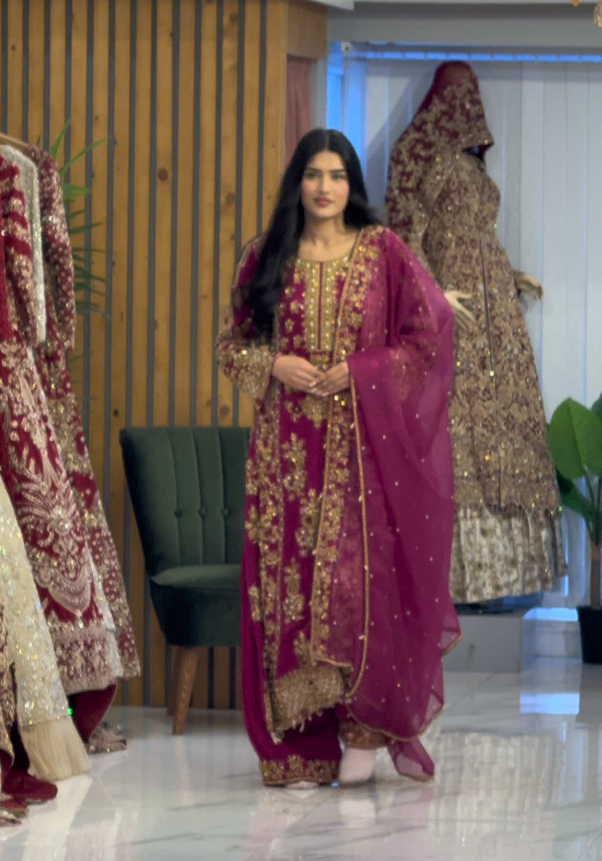 AFTER A LONG WAIT THIS DRESS ARRIVED 👀❤️AMAZING MOST BEAUTIFUL LONG KAMEEZ BY 7AATRANG BRIDAL👀🤌🏻❤️#7aatrang #million #fyp #capcut #viral 