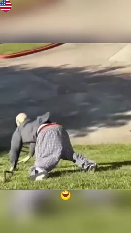 An accident caught on camera #doorbellcam #funny #fall #ringcarema #funnyvideo