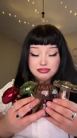 i love these absolutely adorable vases!!! thank you for sending them, you can find them below 🥹💋 #interiordecor #homedecor #whimsical #whimsigoth 