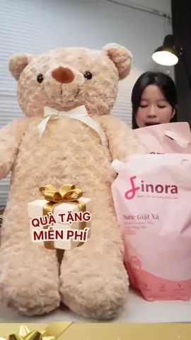 Nước giặt xả Finora hương nước hoa quyến rũ. Thơm cực kỳ, không thơm không lấy tiền nha!