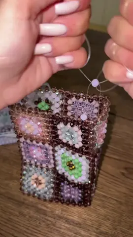 For each of my models, I make detailed video instructions on how to make them) so every viewer can order a bag to make or a video tutorial on how to make it🫶🏻 Brand of handmade crystal bags✨ Czech crystal, glass (not plastic)  You can order in any color - I make it in 1-3 weeks❤️ Worldwide delivery 🌏 —————————————————- #Сумкаизбусин #сумкаизбусинручнойработы #сумкиизбусин #сумкиизхрусталя #сумкиручнойработы                      