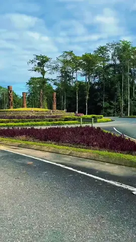 Hidup itu simpel, Abaikan yang mengabaikanmu Pedulikan yang memperdulikanmu🤗        