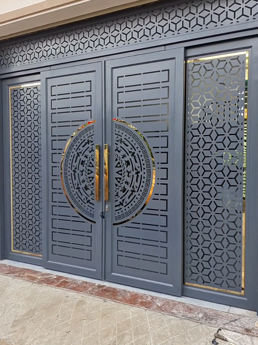 Cửa Trượt Quay mở trong . #cokhixaydung #cuatruotquay #CuaTruotXoay #mechanical #ironartvietnam 