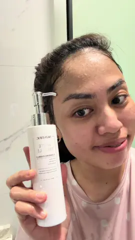 I honestly have freaking sensitive skin and i breakout easily! But this doesnt break me out at all! #skintific #foryou #fypシ゚ #tiktok #whitetruffle 