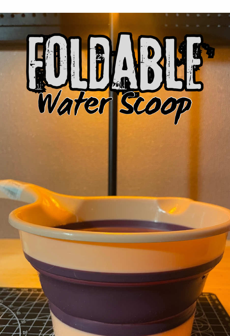 Foldable water scoop foldable silicone water scoop foldable tabo fildable tabi silicone tabo natutupi #foldablewaterscoop #tabo #silicone 