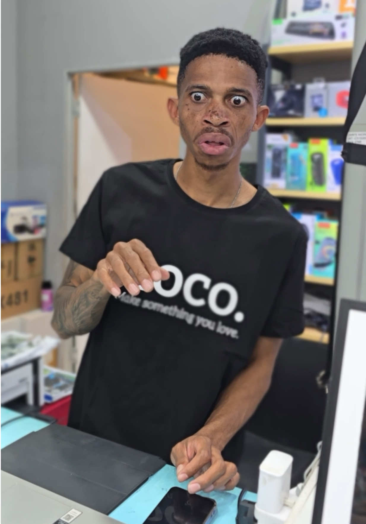 Girls when they get a new phone case 🤣🥜 #williamlast_krm #motsetserepa @HOCO.BW @Dj Mimi Ramphaleng @Remmogo Visuals 