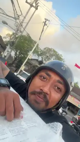 Di balik pengluaran UMR gianyar perhari khususnya (SWISS), King sebenarnya adalah pria pekerja keras.