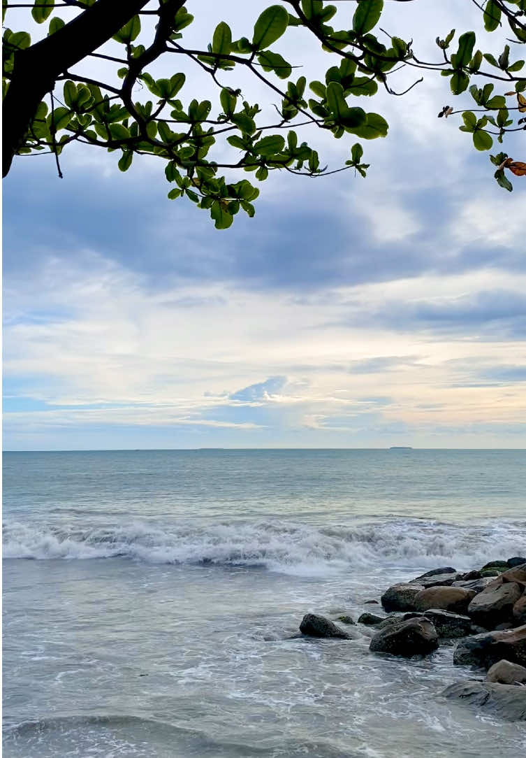 Kiro hanyo mainan bibia🥹 . . . . . . #pantaipadang #taplaupadang #taplaukotapadang #pantaipadangsumbar #rayola @Rayola 