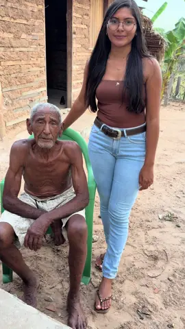 Meu avô tem 107 anos e ainda trabalha todos os dias. Um verdadeiro exemplo de força, coragem e determinação. Um homem guerreiro, que nunca desistiu da vida e continua mostrando que quem tem vontade e amor pelo que faz, nunca envelhece de verdade. 💪❤️ #bibitok 