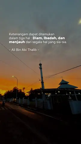 Nuansa Masjid Nurussamawat Lanud Sultan Hasanuddin, saat memasuki waktu sholat magrib. #CapCut 