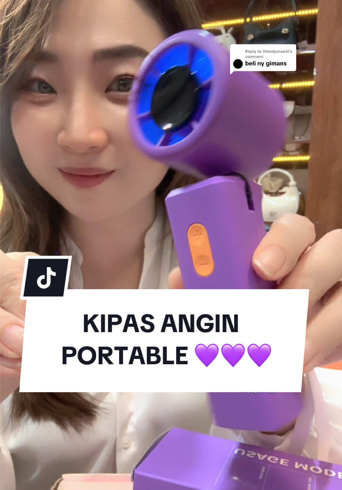 Replying to @liliandjunaedi bonus tali panjang biar bisa dikalungin ya shayyy jadi enak dibawa kemana-mana #kipasangin #portable #promo #diskon #murahbanget 