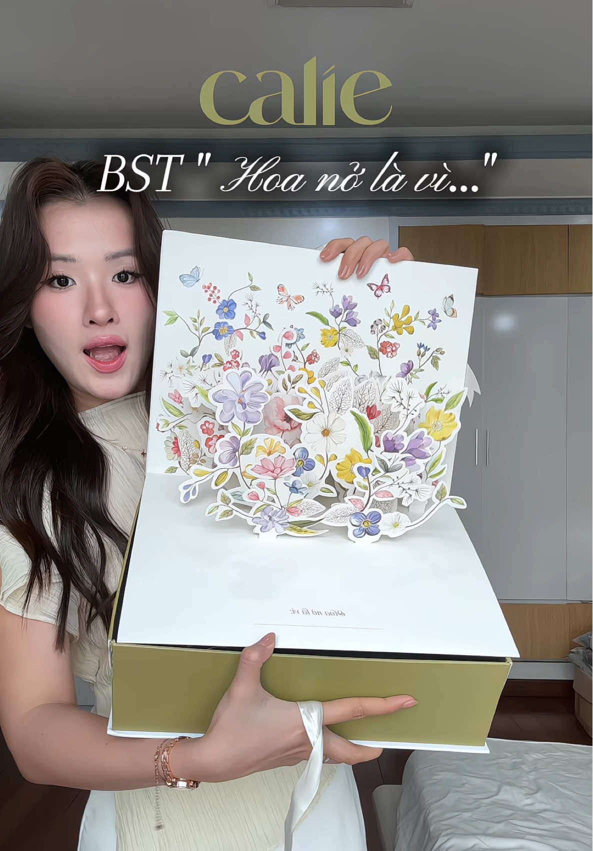 Quà tặng 20.10 đúng chuẩn gu chị em thích ✨💕  #Calie #Hoanolavi #20thang10 #aolen #mixandmatch 