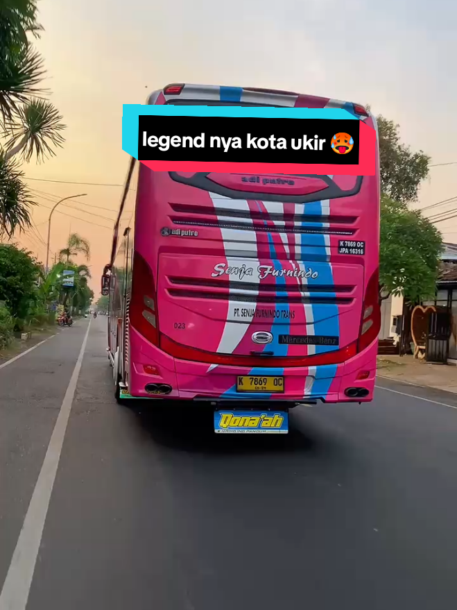 Legend nya kota ukir 🥵😍 Adakah yang punya kenangan dengan po bus satu ini? hehehe #busenthusiast #buslover #cinematicbus #senjafurnindo #busmania 