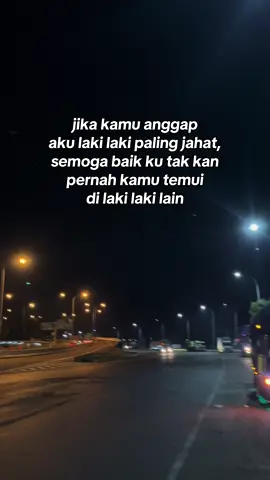🙇🏼