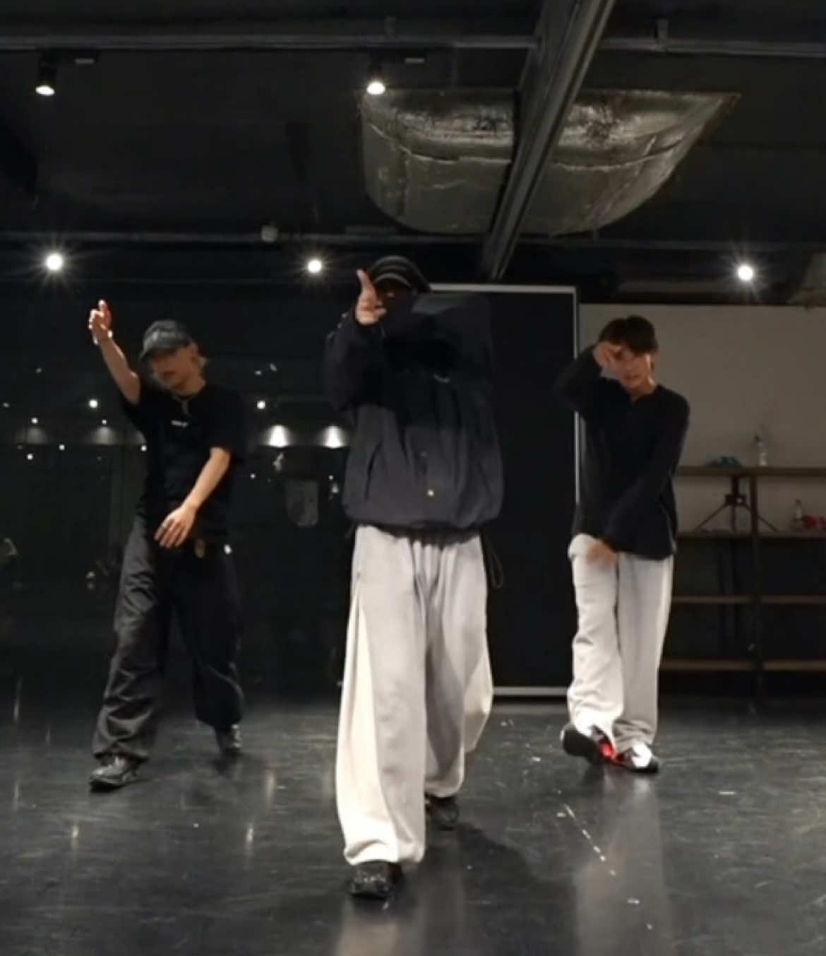 @Busta Rhymes - #teardaroofoff  dc : me #choreography #dance #hiphop #bustarhymes 
