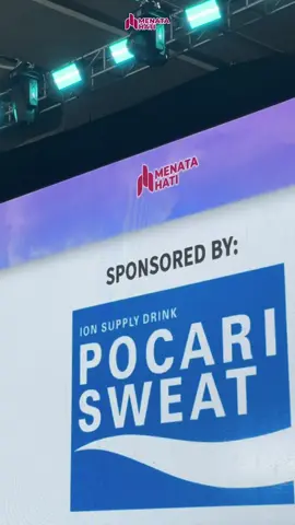 Cuaca panas, acara yang padat, tapi semangat gak pernah luntur💧✨ Thank you Pocari Sweat yang udah nemenin keseruan Menata Hati Bandung kemarin! Bikin kita semua tetep fresh, fokus, dan gak gampang tumbang 😎✊ Jangan kemana-mana ya, keseruan ini belum kelar, siapin diri buat cerita selanjutnya yang gak kalah spesial 🤩 ___________________________ JADWAL EVENT MENATA HATI SELANJUTNYA :   Umroh Menata Hati = 18 Oktober Jakarta = 02 November Denpasar = 09 November  Lombok = 16 November  Surabaya = 7 Desember  Banjarmasin = 14 Desember  Jogja = 23 November  Daftar yuk!  Klik link di bio yaaa😉 #menatahati #ahilmanfauzi #ustadzhilmanfauzi #menatahatibandung #menatahatijakarta