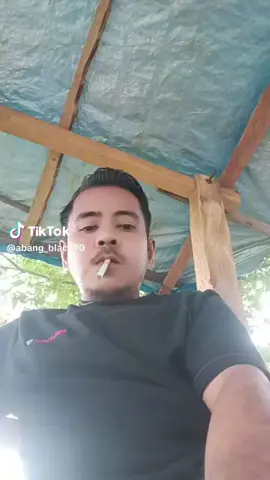 udah biasa sendiri