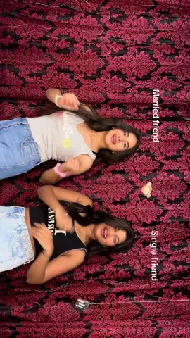 If this dance doesn’t summon @Sanovar Nigam her PYAAR, idk what will 🕯️💘 . . #bestfriend #dance #bollywood #desi #tiktok 