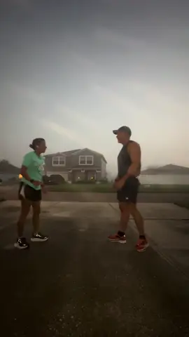 When he says “slow down” but the fog says “main character energy” 🫡🏃🏽‍♀️💨#strava #garmin #florenceandthemachine #halfmarathontraining #stravarun 