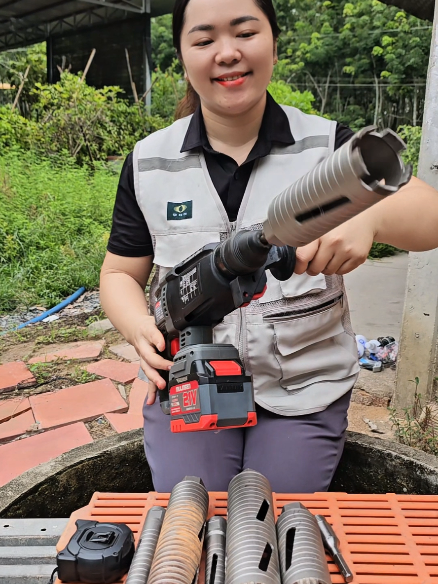 Bộ mũi khoan rút lõi khô quá tiện khi làm điện nước #chiasekinhnghiem #giadungtienich #coemthovuon 
